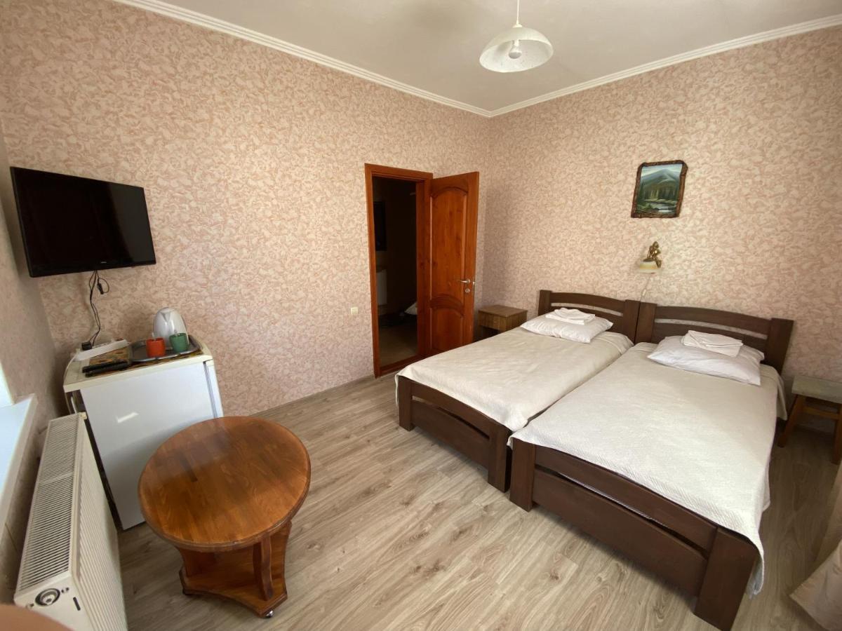 Edelweiss Hotel *